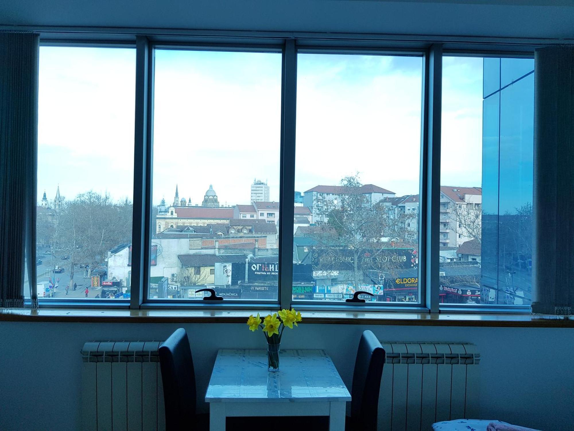 Central Apartment With 24-7 Building Security Нови-Сад Экстерьер фото
