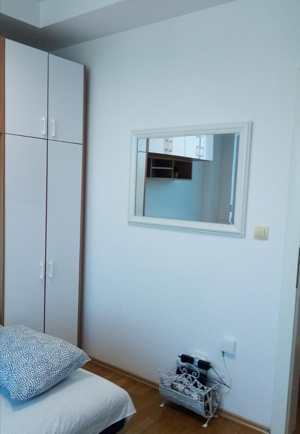 Central Apartment With 24-7 Building Security Нови-Сад Экстерьер фото